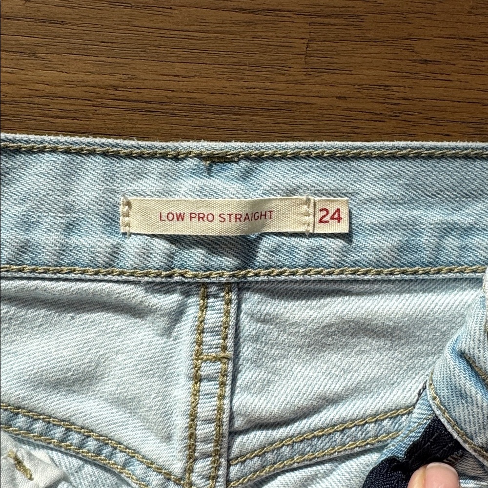 NWOT LEVI’S LOW PRO STRAIGHT JEANS 24 - Picture 4 of 6